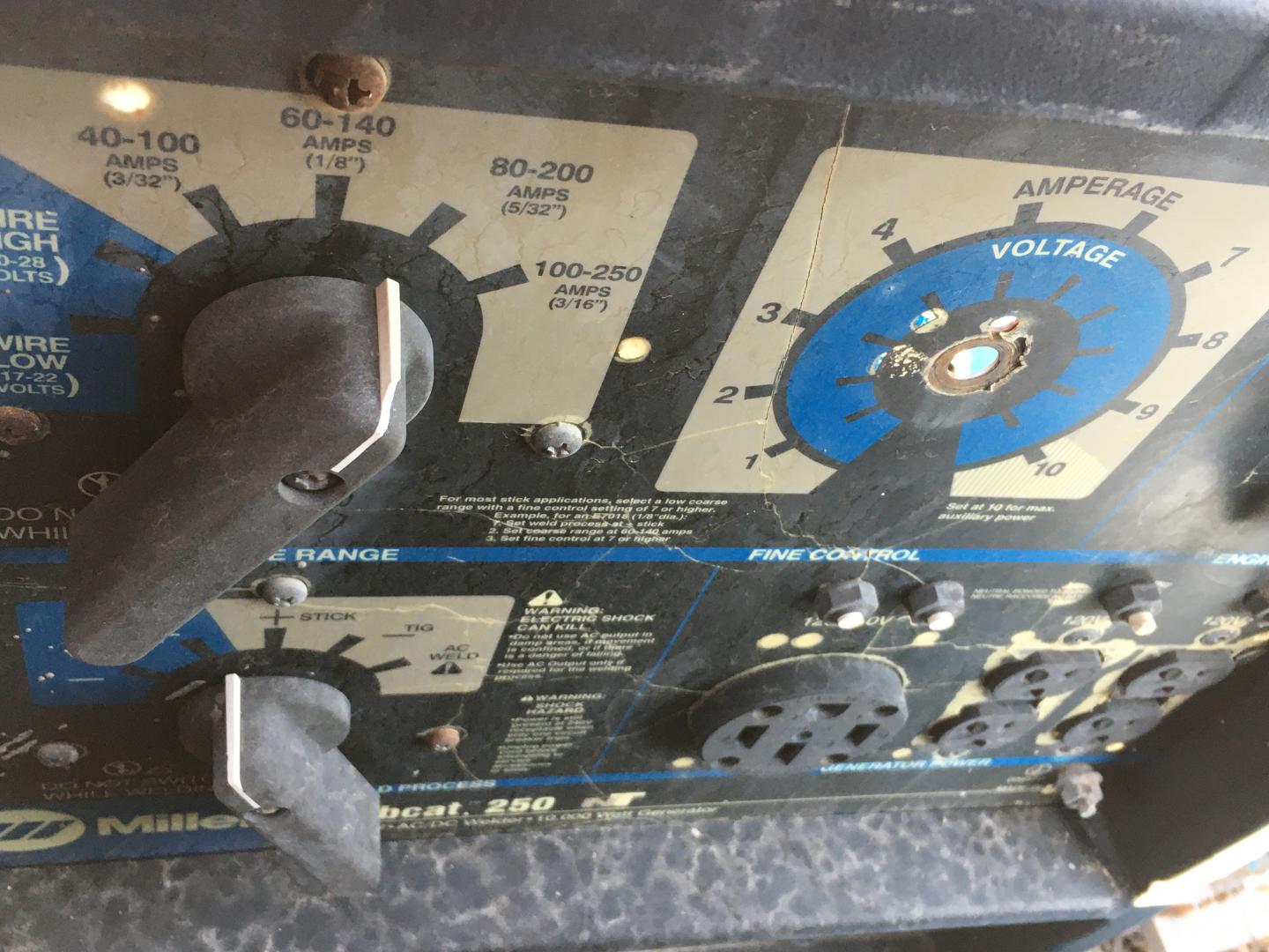 ./imagenes/INVOICE/2019/14962/SOLDADORA MILLER BOBCAT 250 (14).JPG